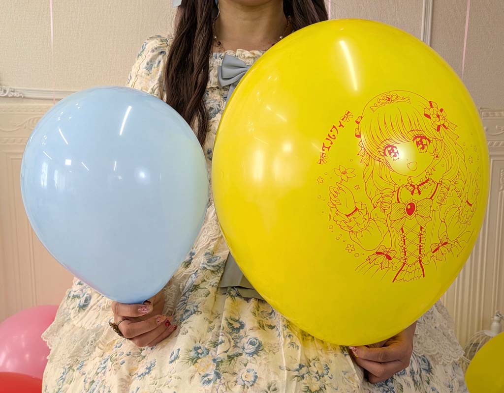 大きくふくらむ風船